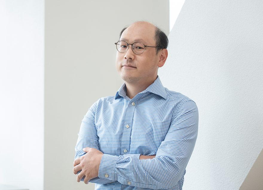 왼손잡이 우주(Korean)