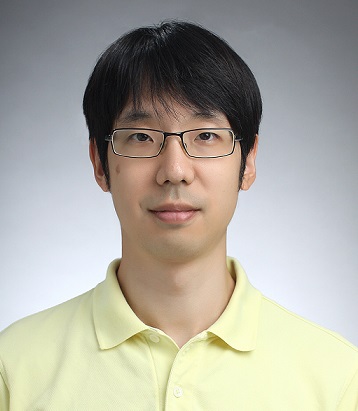 Modulating light scattering and absorption for active structural colors